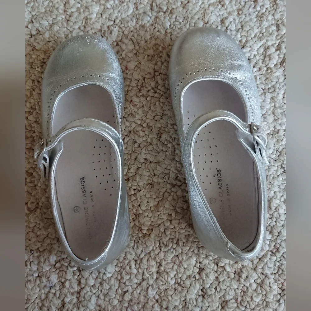 Children's Classics Silver Leather Mary Jane Shoes size 10
